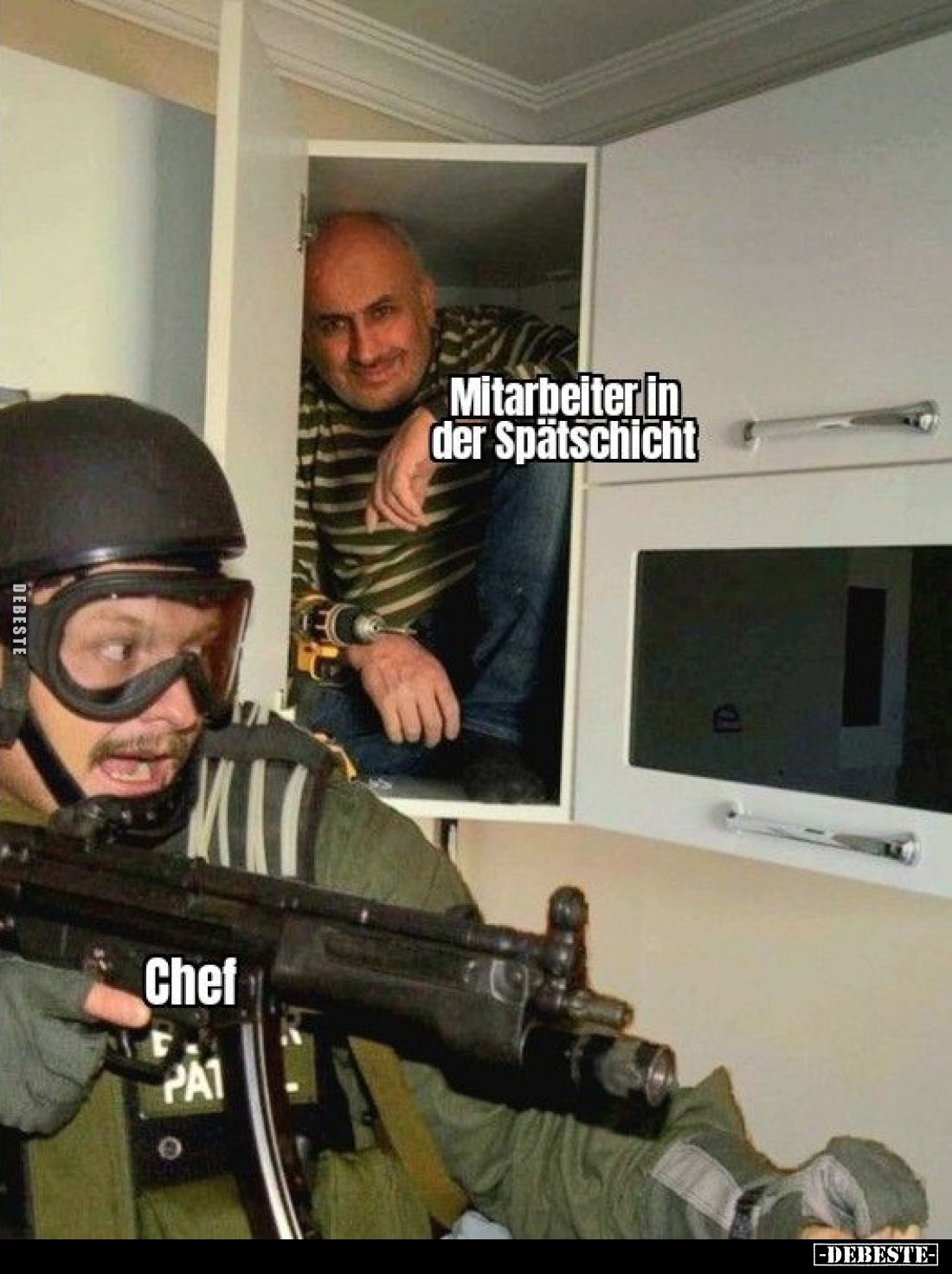 Mitarbeiter in der Spätschicht / Chef