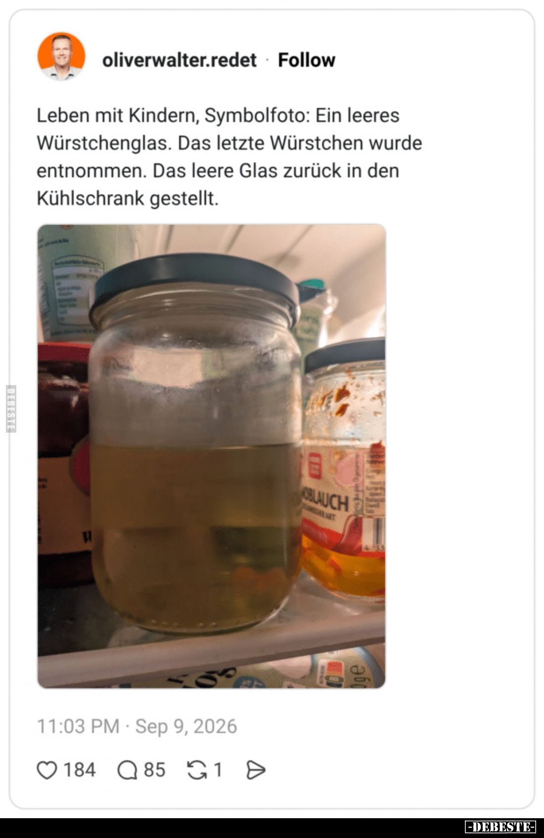 Leben mit Kindern, Symbolfoto: Ein leeres Würstchenglas. Das letzte Würstchen wurde entnommen. Das leere Glas zurück in den K...