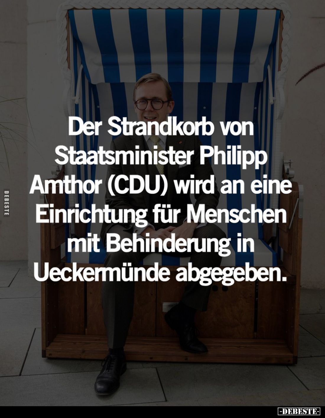 Der Strandkorb von Staatsminister Philipp Amthor (CDU) wird an eine Einrichtung für Menschen mit Behinderung in Ueckermünde a...
