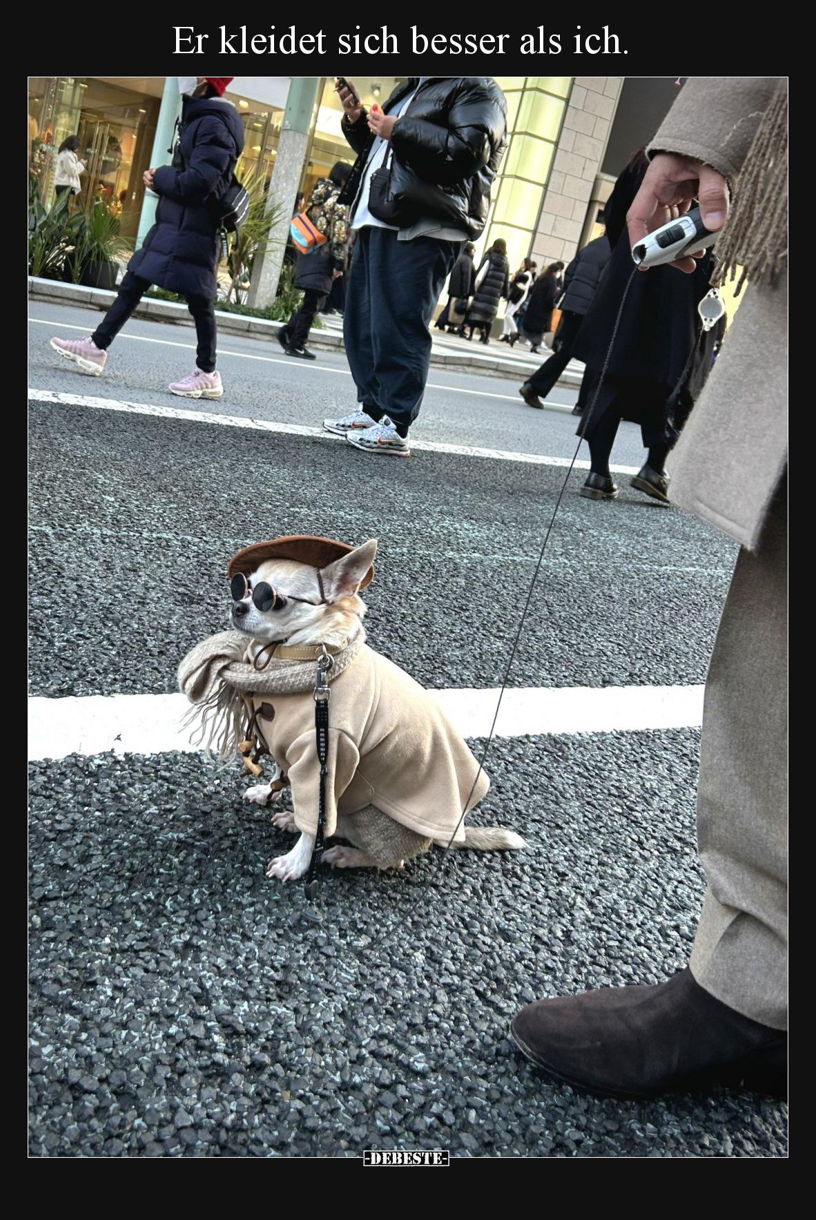 Er kleidet sich besser als ich.