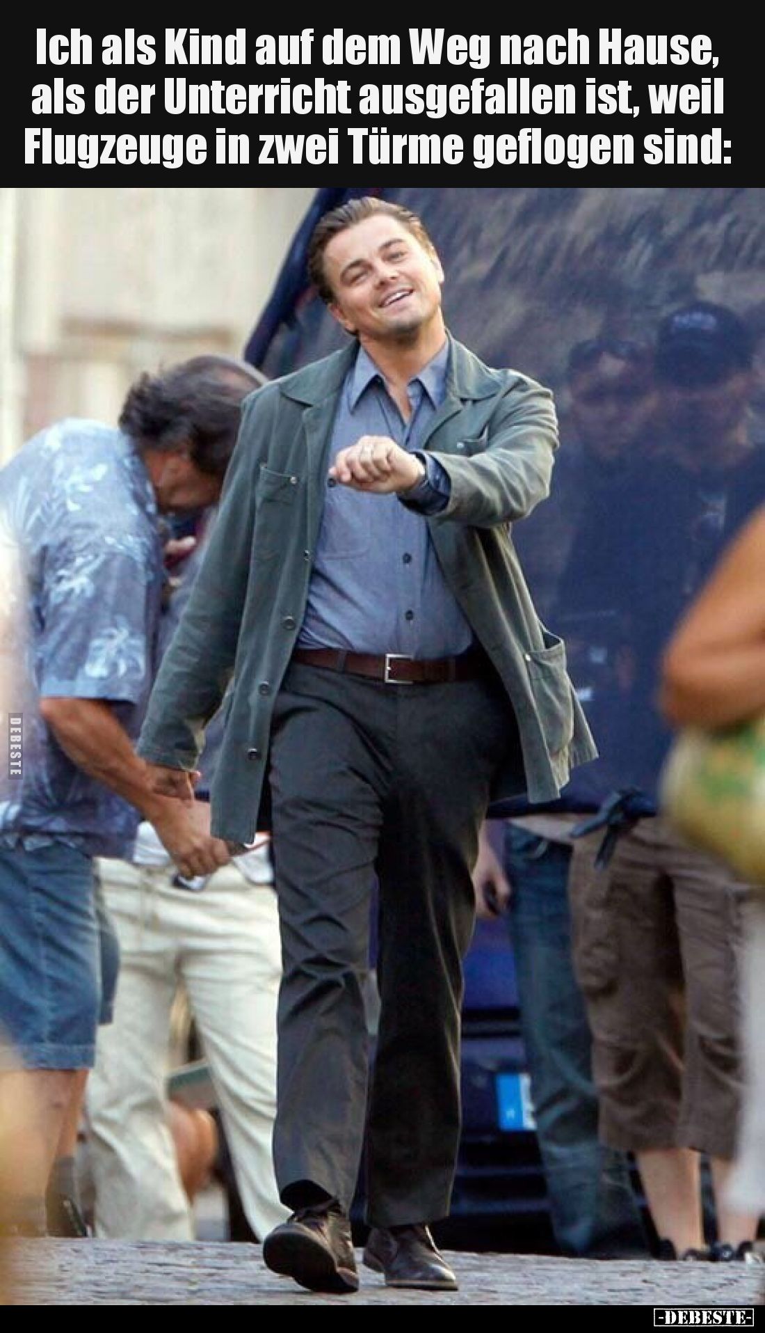 Ich als Kind auf dem Weg nach Hause, als der Unterricht ausgefallen ist, weil Flugzeuge in zwei Türme geflogen sind: