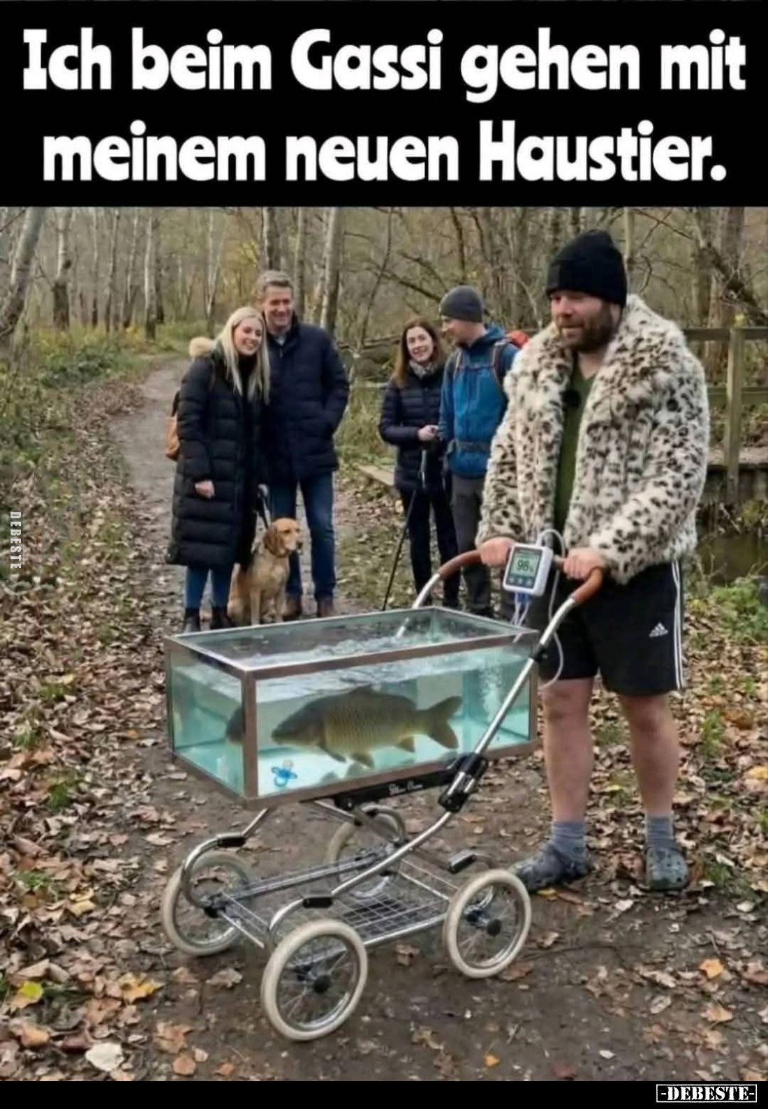 Ich beim Gassi gehen mit meinem neuen Haustier.