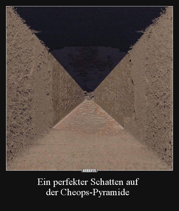 Ein perfekter Schatten auf der Cheops-Pyramide..