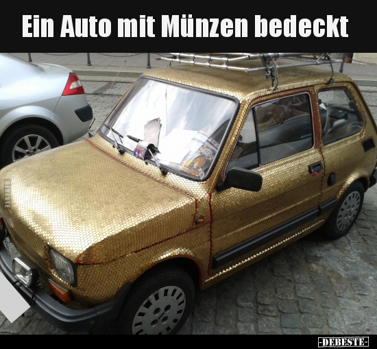 Ein Auto mit Münzen bedeckt..