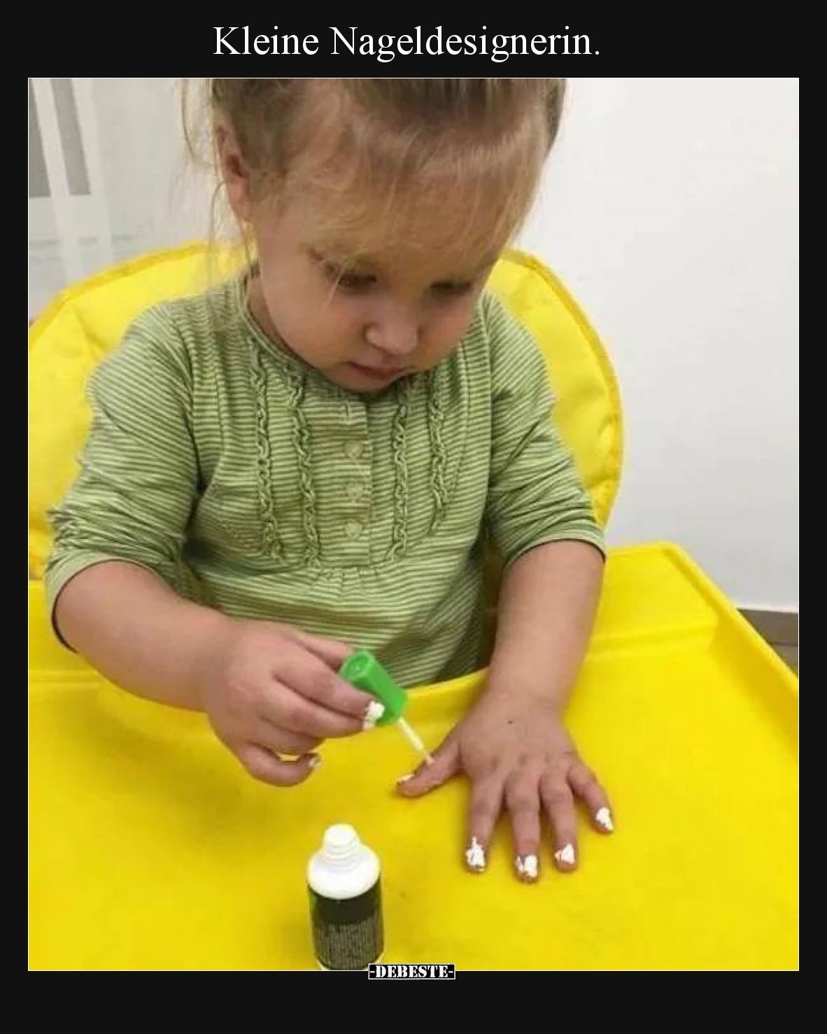Kleine Nageldesignerin