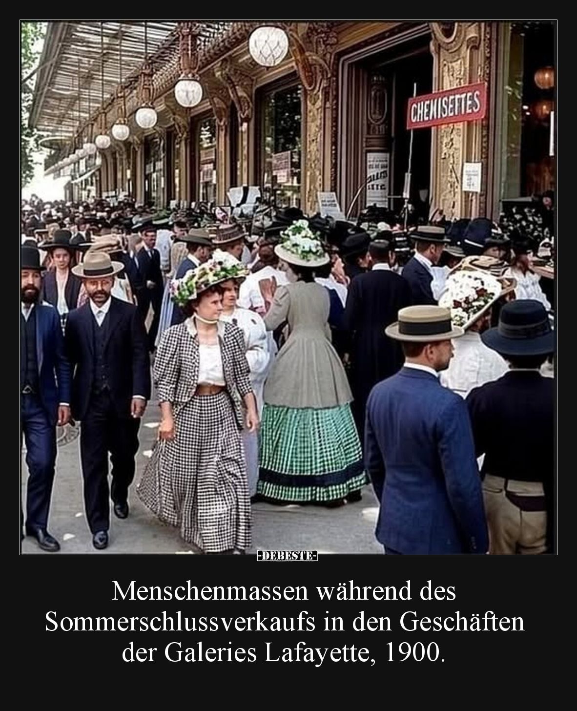 Menschenmassen während des Sommerschlussverkaufs in den Geschäften der Galeries Lafayette, 1900.