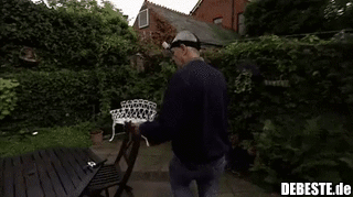 Eichhörnchen möchte bei ihm bleiben.. :)