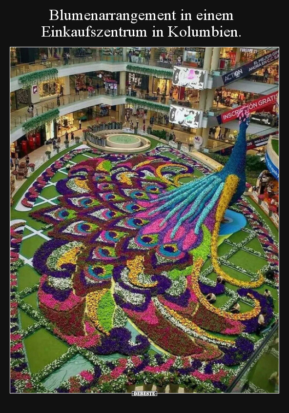 Blumenarrangement in einem Einkaufszentrum in..