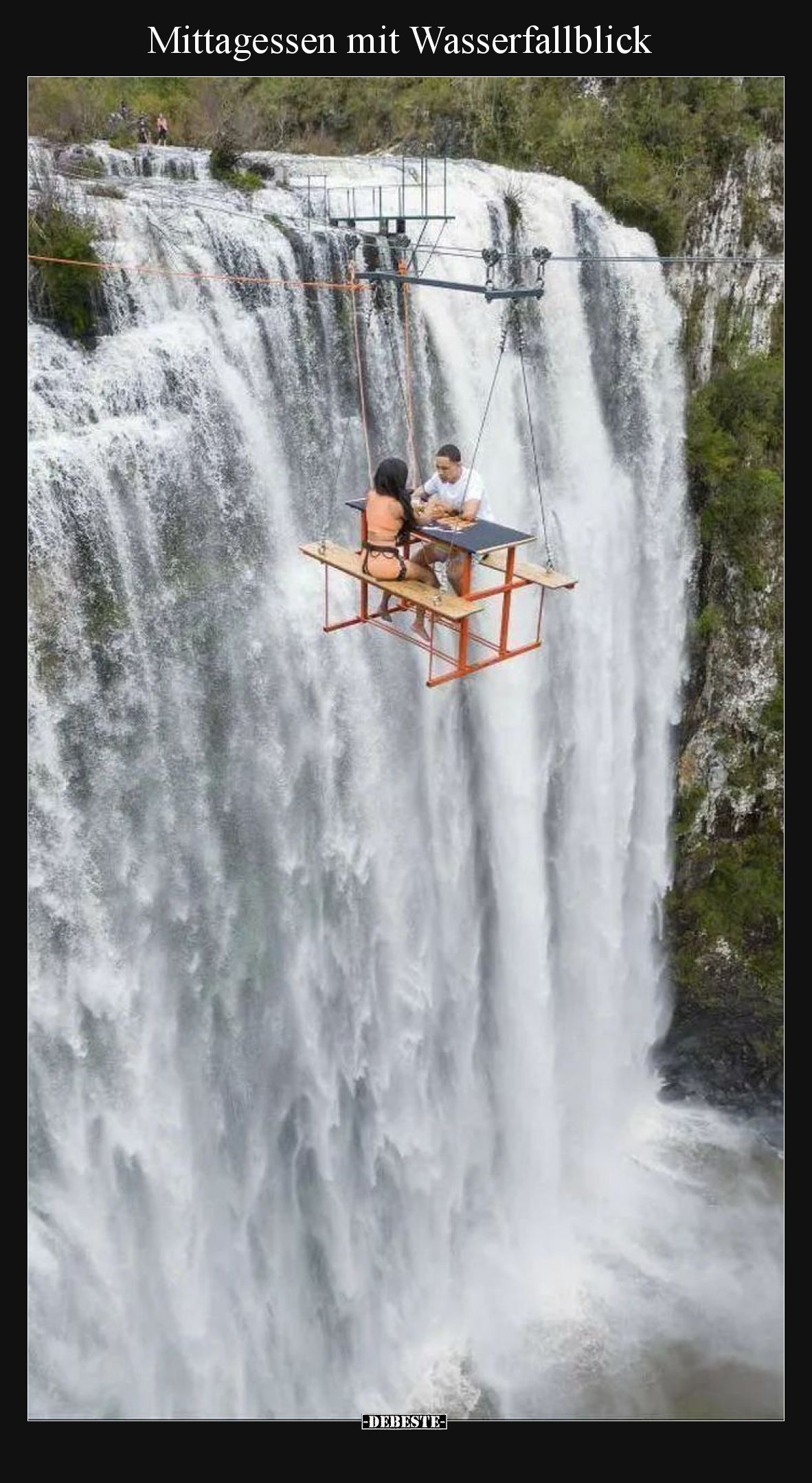 Mittagessen mit Wasserfallblick