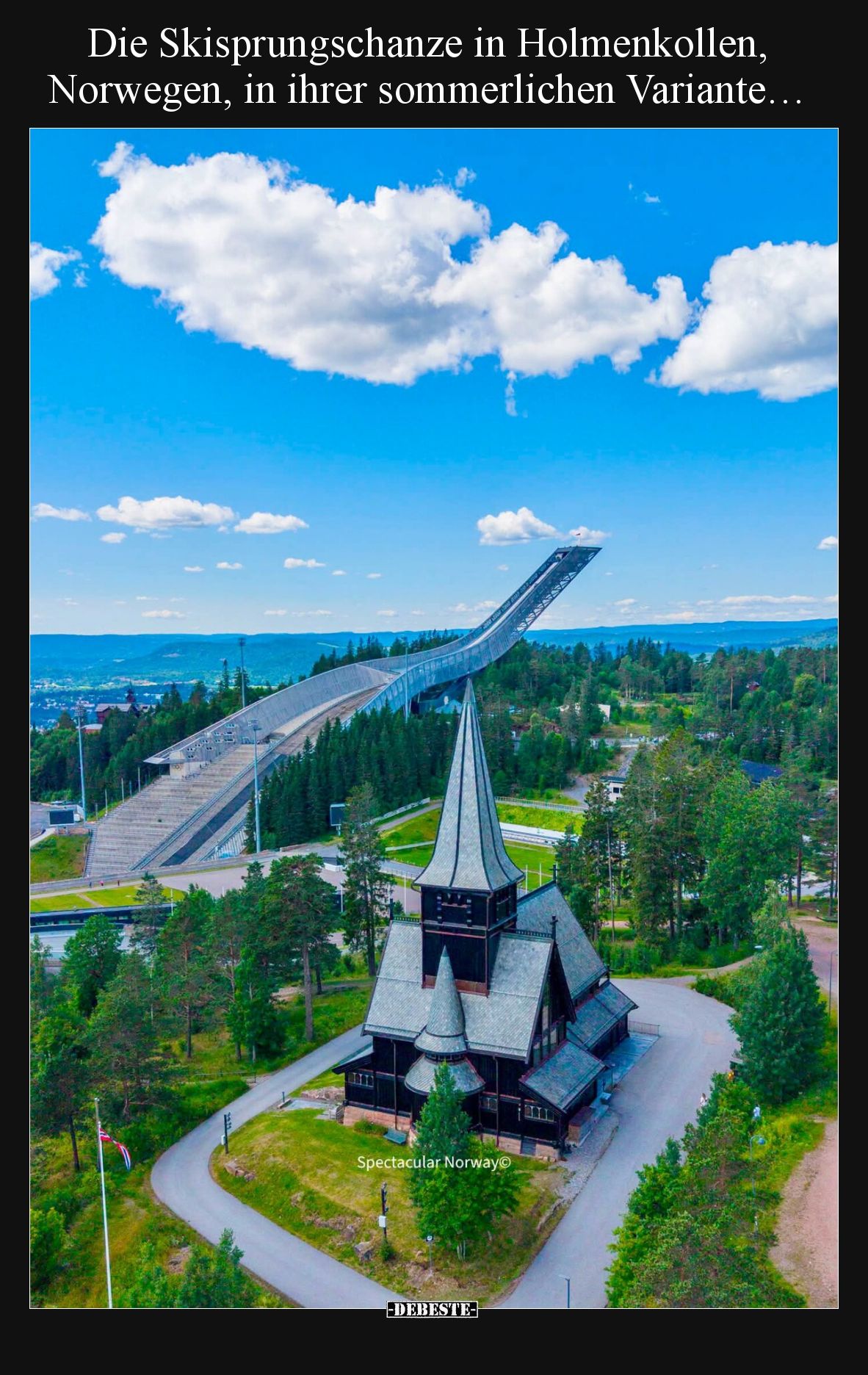 Die Skisprungschanze in Holmenkollen, Norwegen, in ihrer sommerlichen Variante…