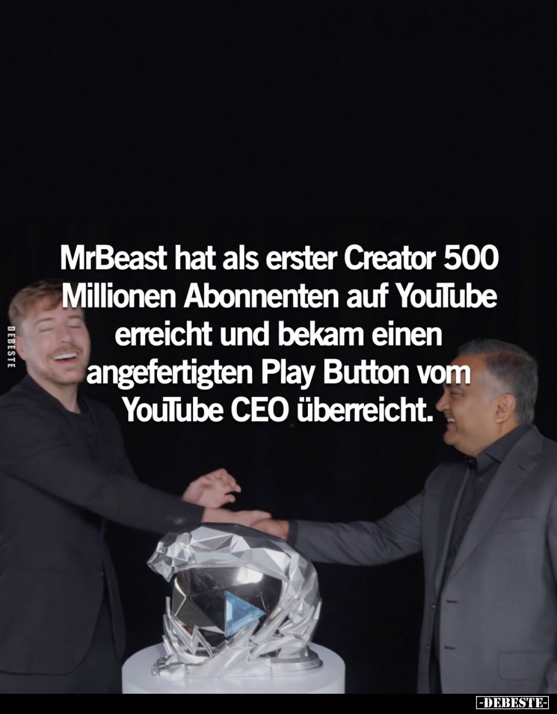 MrBeast hat als erster Creator 500 Millionen Abonnenten auf YouTube erreicht und bekam einen angefertigten Play Button vom Yo...