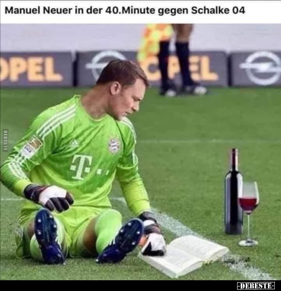 Manuel Neuer in der 40.Minute gegen Schalke 04.. - Lustige Bilder | DEBESTE.de
