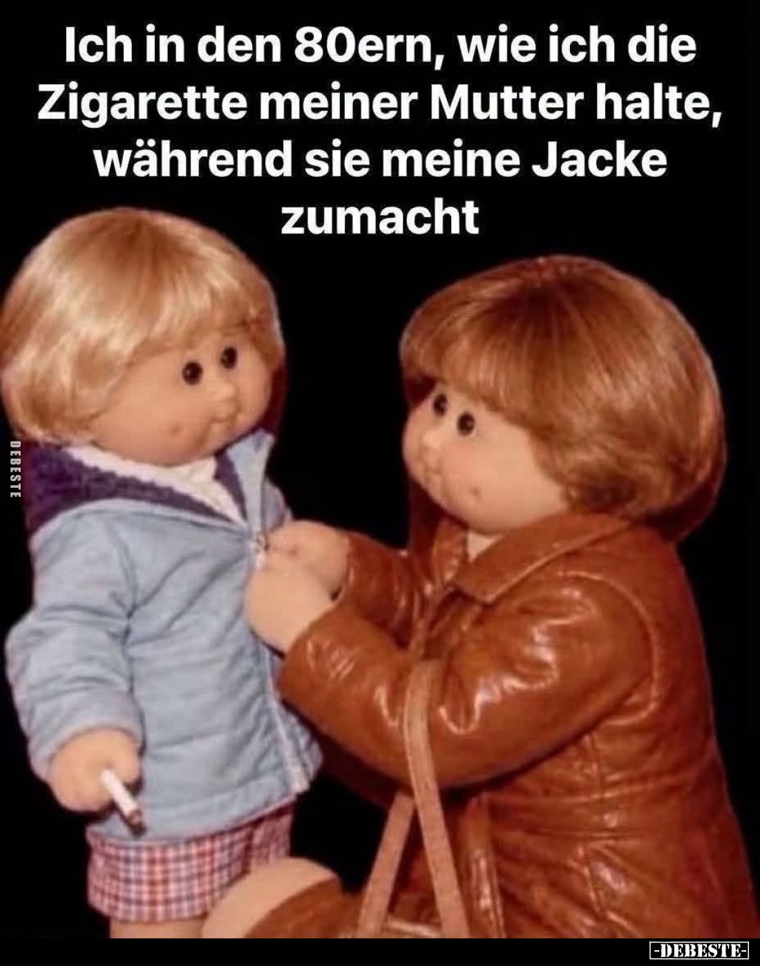 Ich in den 80ern, wie ich die Zigarette meiner Mutter halte, während sie meine Jacke zumacht