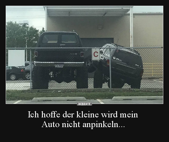 Ich hoffe der kleine wird mein Auto nicht anpinkeln... - Lustige Bilder | DEBESTE.de