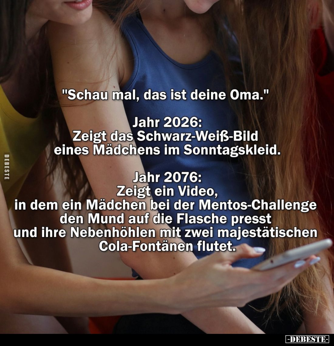 "Schau mal, das ist deine Oma."
Jahr 2026:
Zeigt das Schwarz-Weiß-Bild eines Mädchens im Sonntagskleid.
Jahr 207...